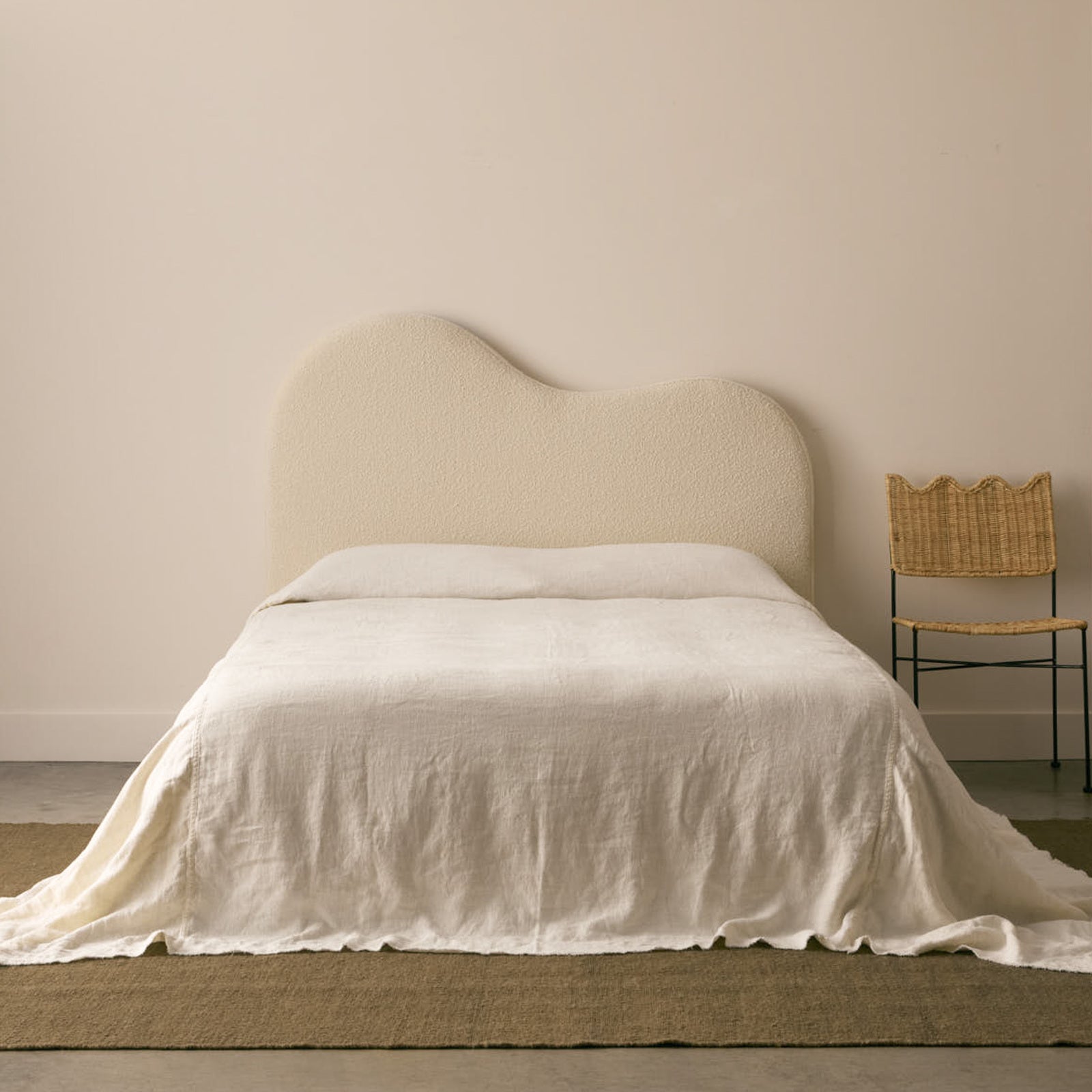 Storeroom | Bed Head King | Curved Boucle Ivory - image 3