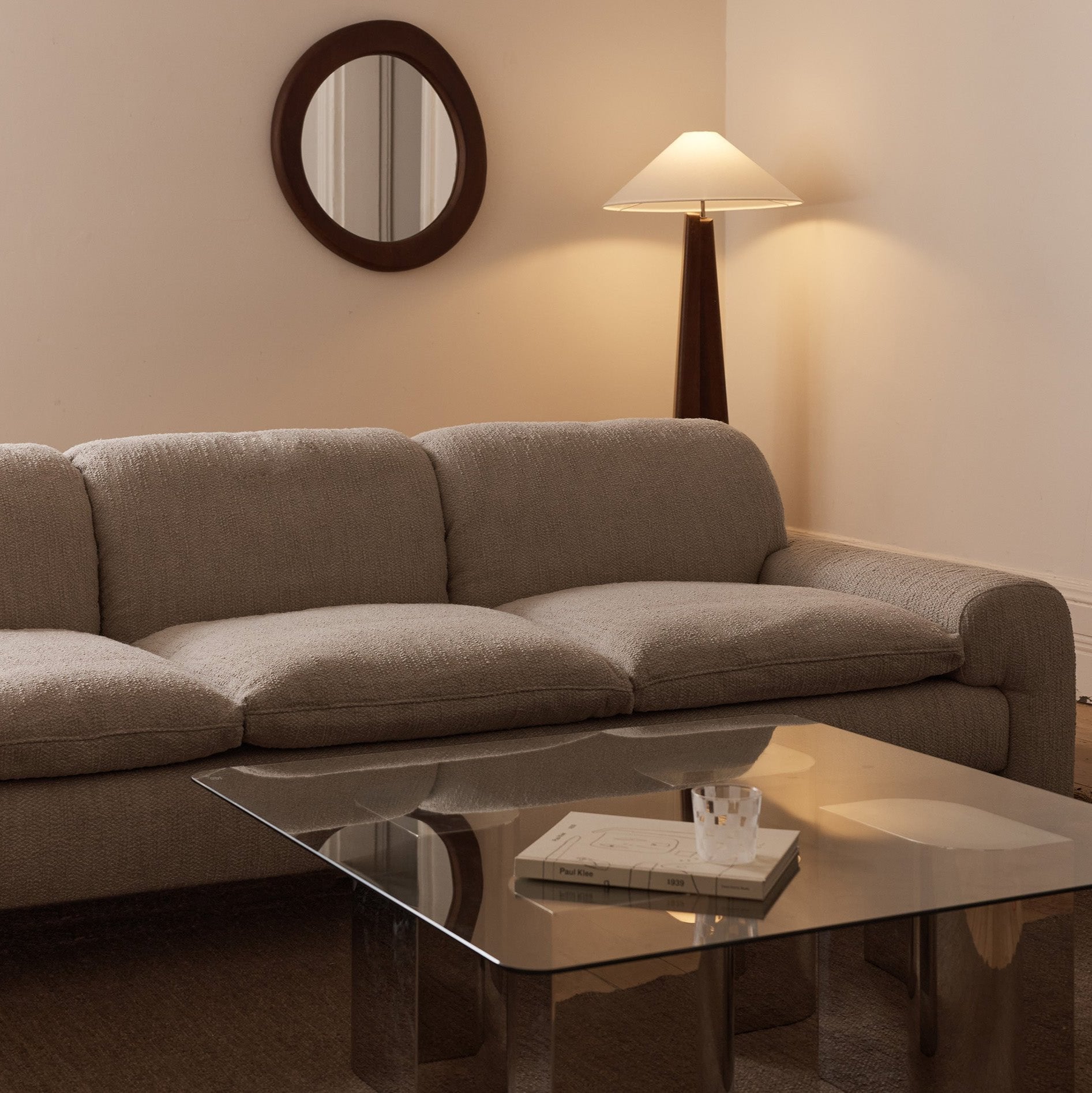 Winslow Sofa - image 9